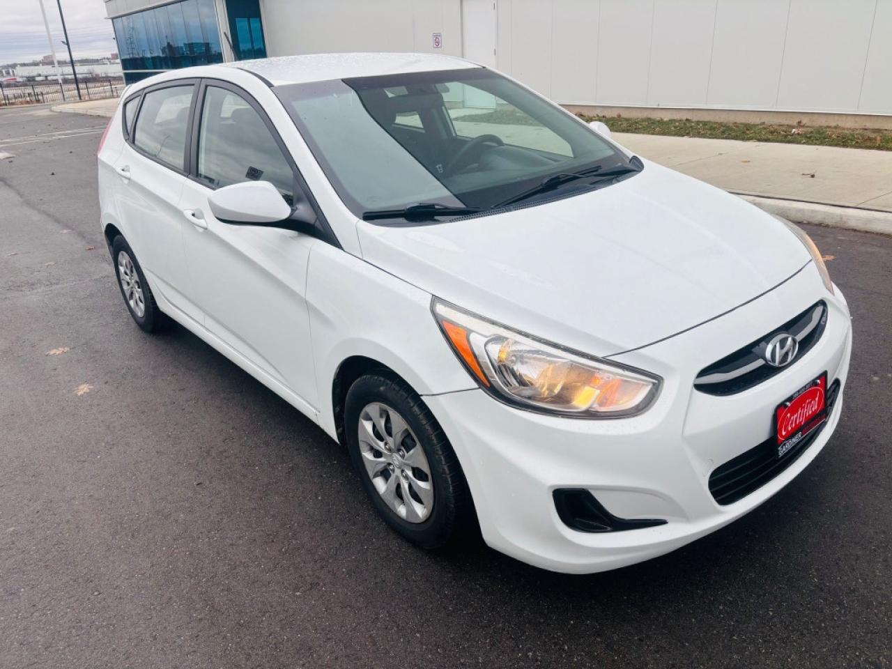 2016 Hyundai Accent SE 4dr Sedan Photo2