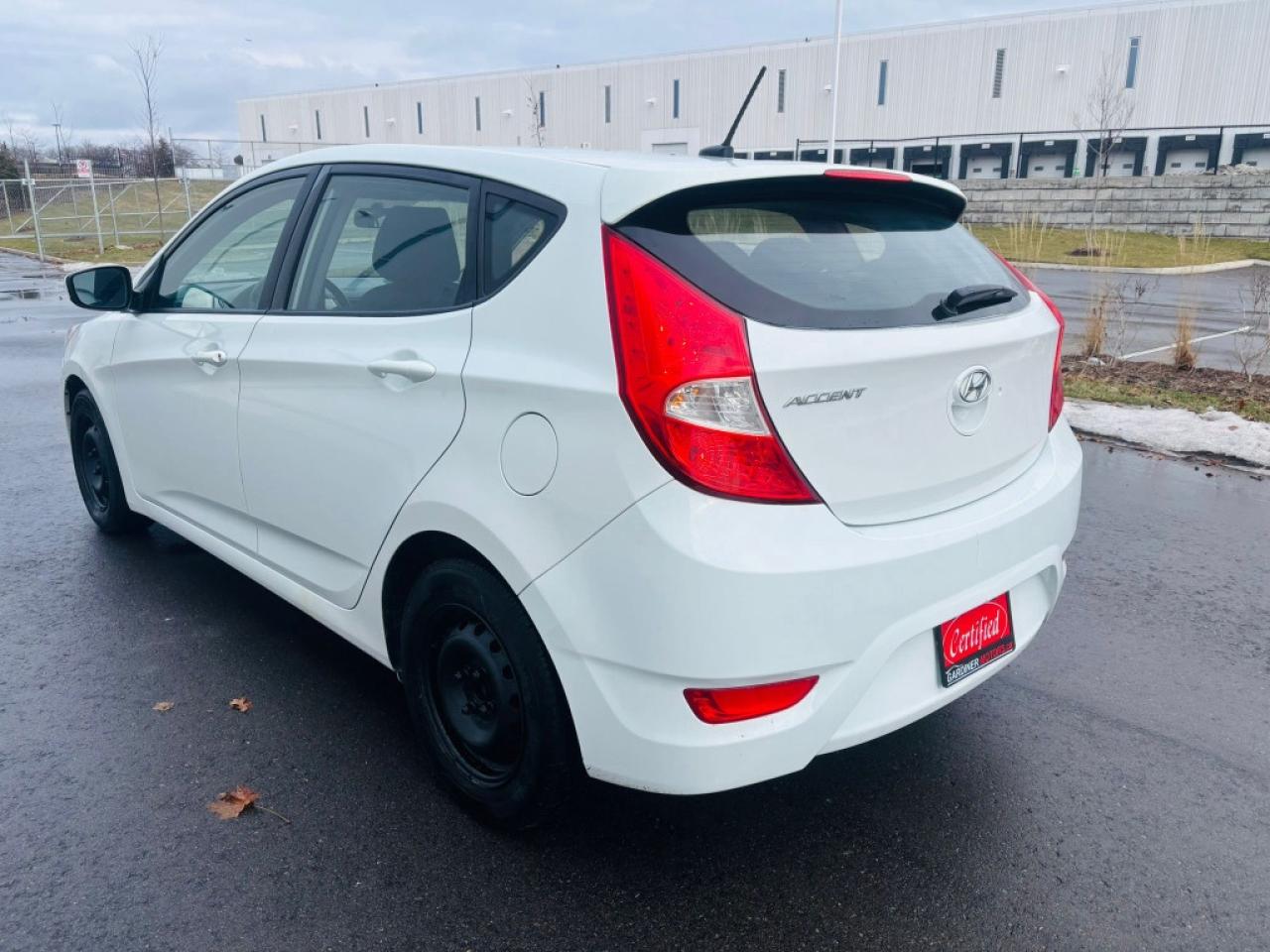 2014 Hyundai Accent 4dr Sedan Automatic GL Photo3