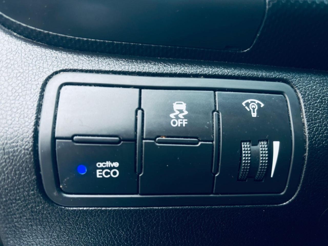 2014 Hyundai Accent 4dr Sedan Automatic GL Photo