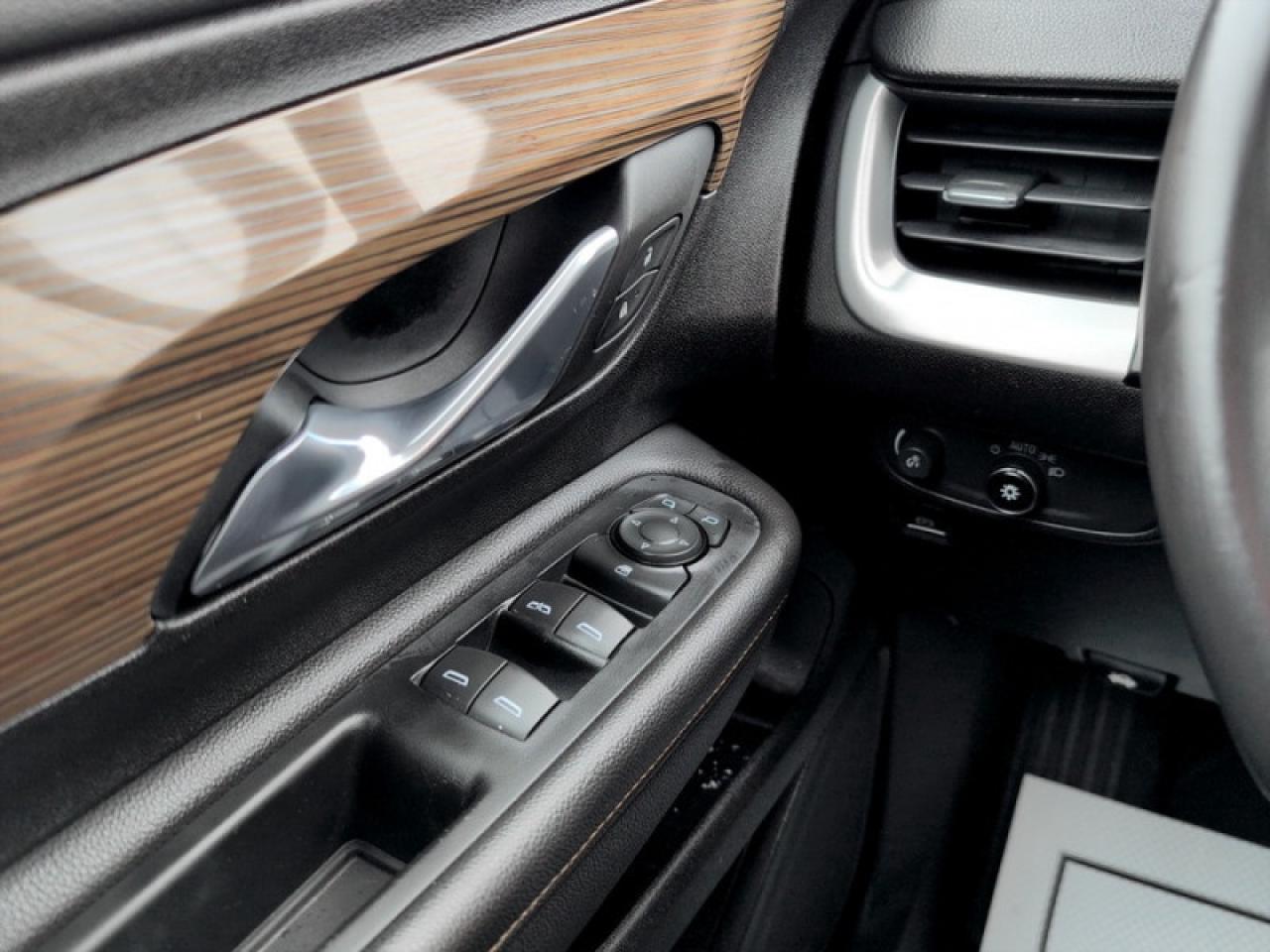 2018 GMC Terrain SLE  **REM START - APPLE CARPLAY** Photo