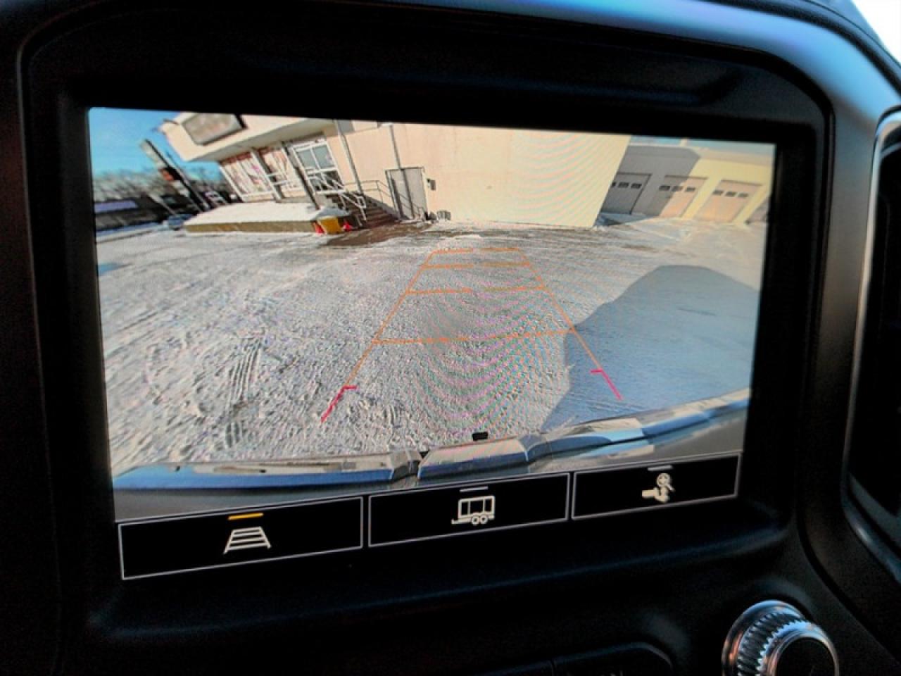 2021 GMC Sierra 1500 AT4  **6.2L ECOTEC3 V8** Photo