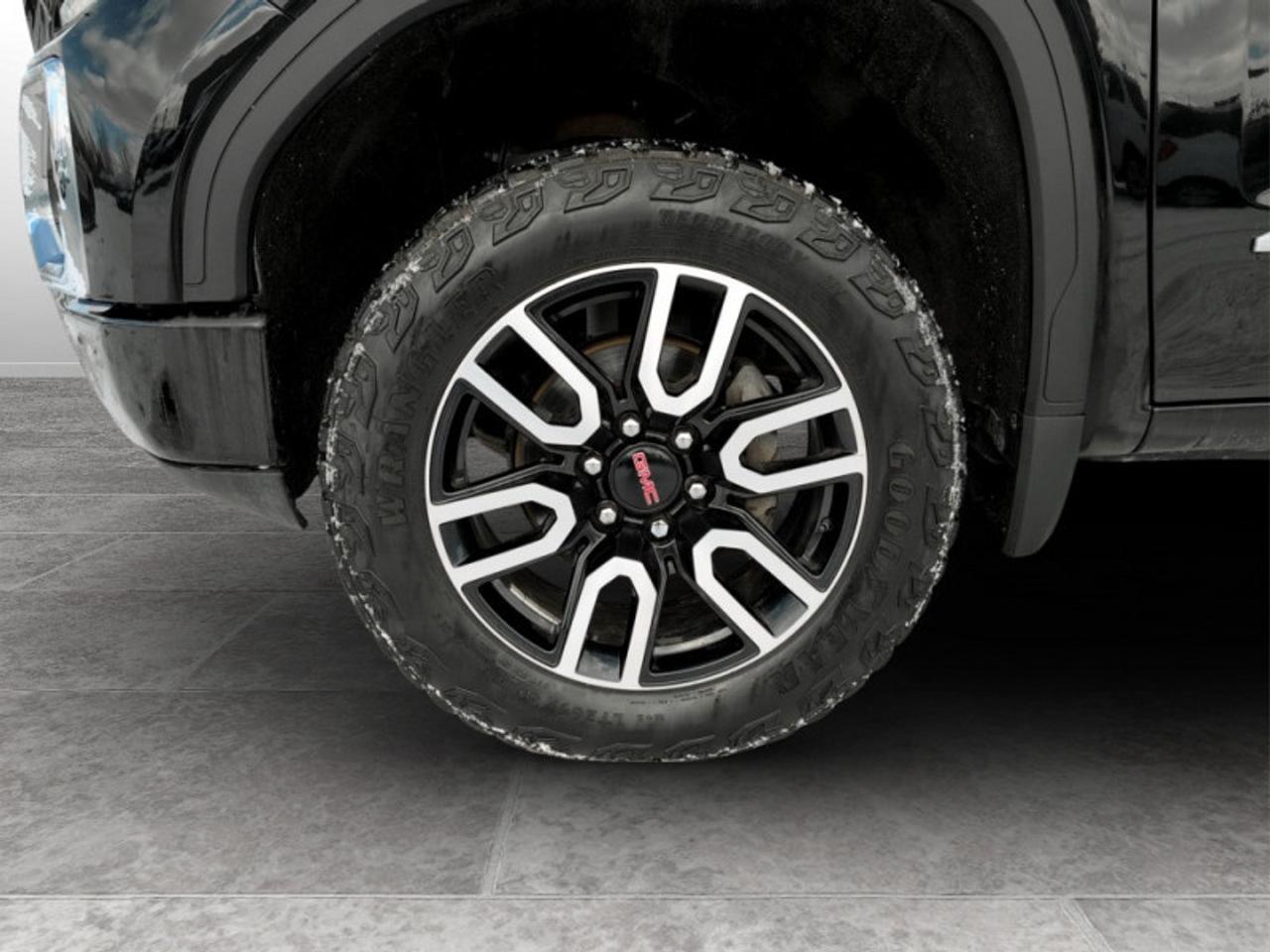 2021 GMC Sierra 1500 AT4  **6.2L ECOTEC3 V8** Photo