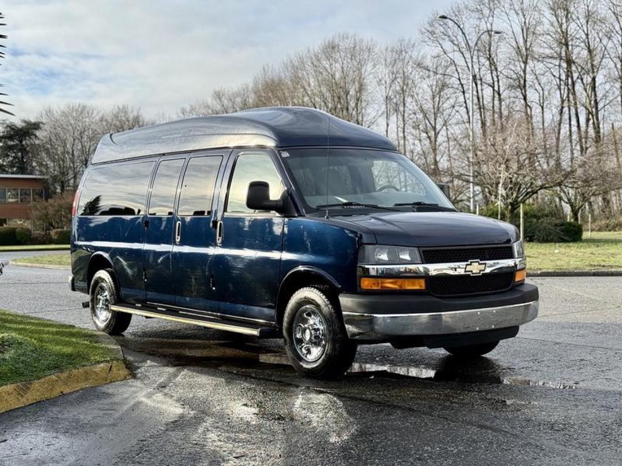 Used 2015 Chevrolet Express 2500 Extended 5-Passenger Van with Wheelchair Lift for sale in Burnaby, BC