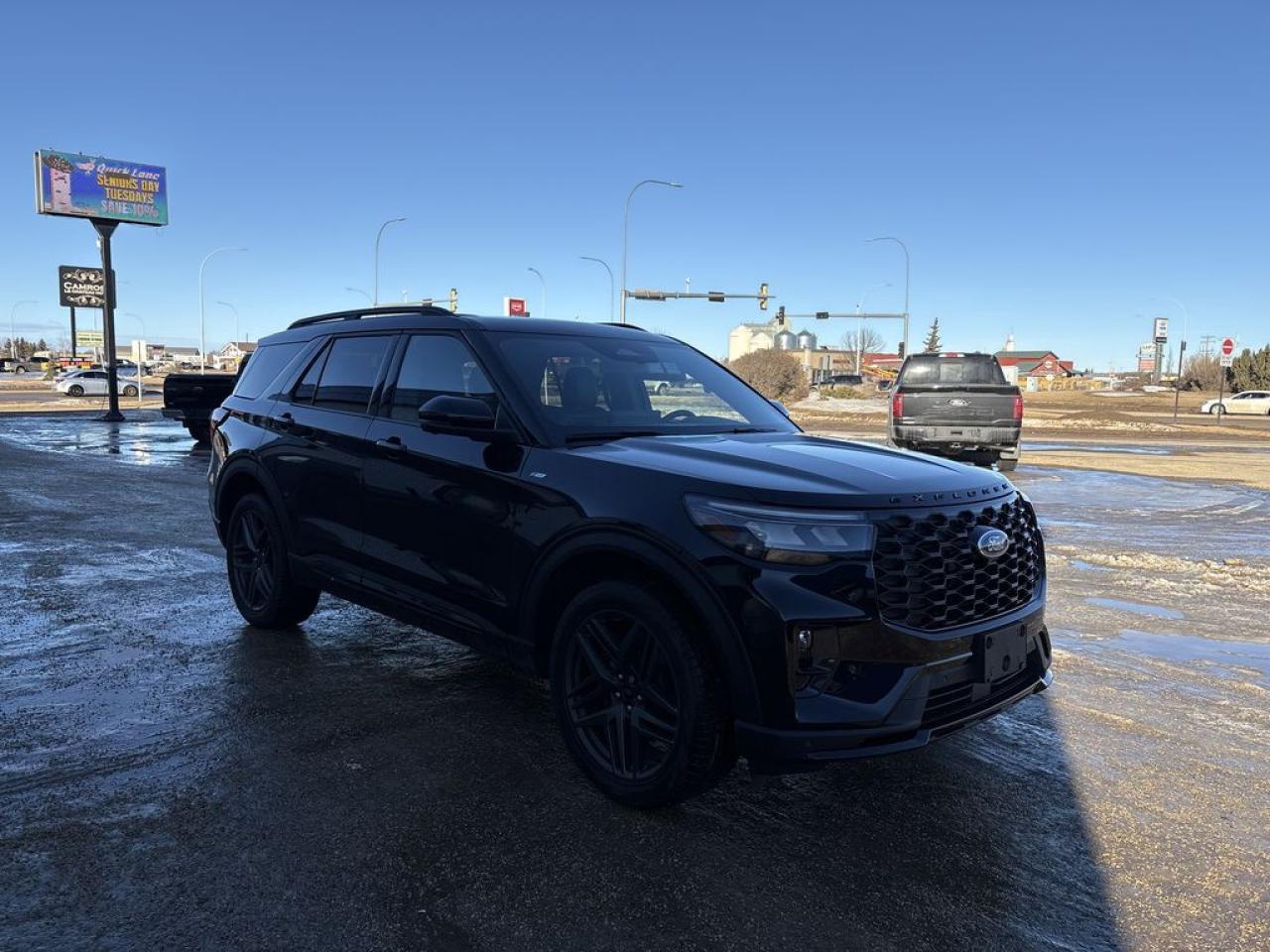 2025 Ford Explorer ST-Line Photo0