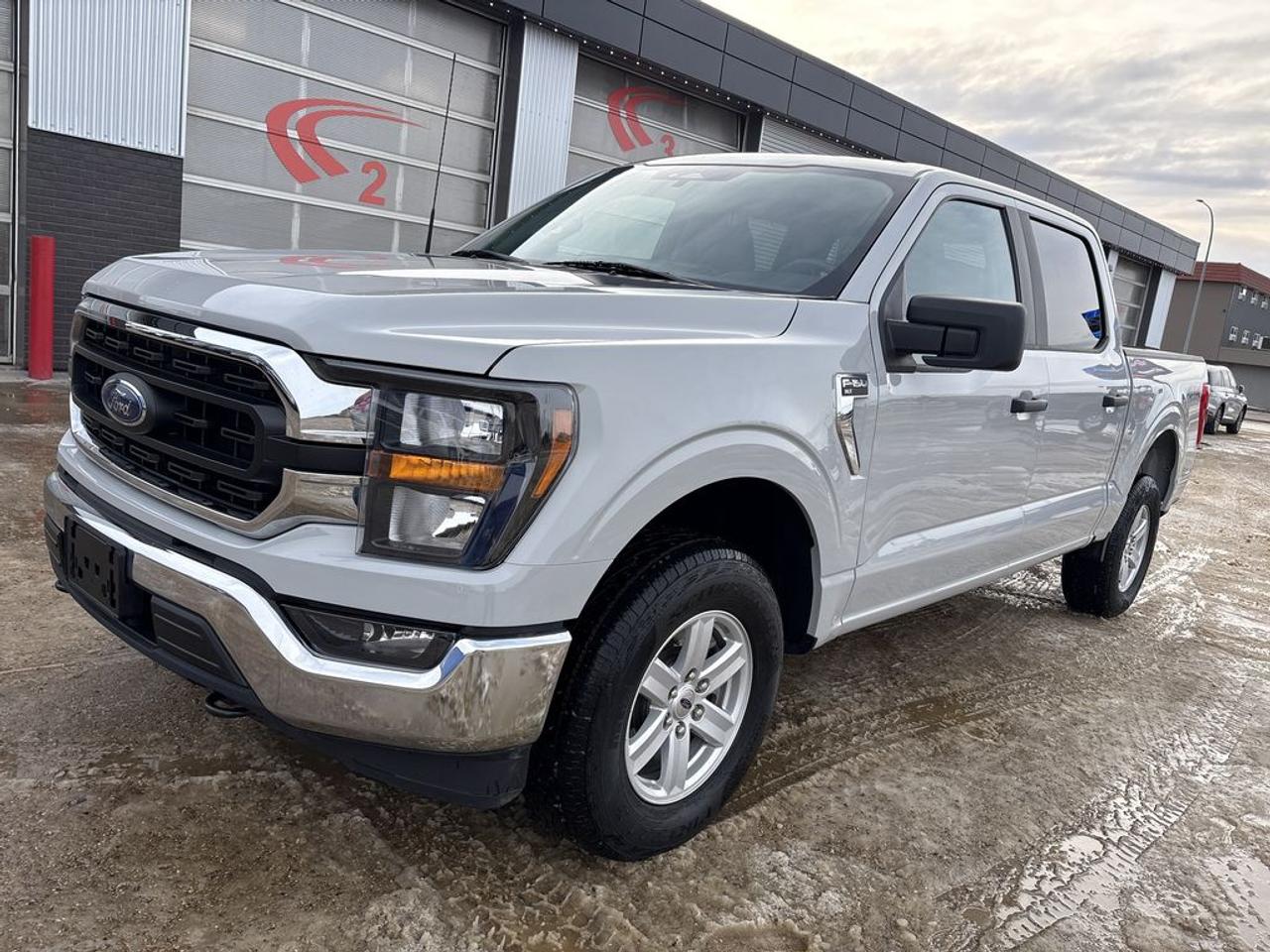 2023 Ford F-150 XLT Photo2