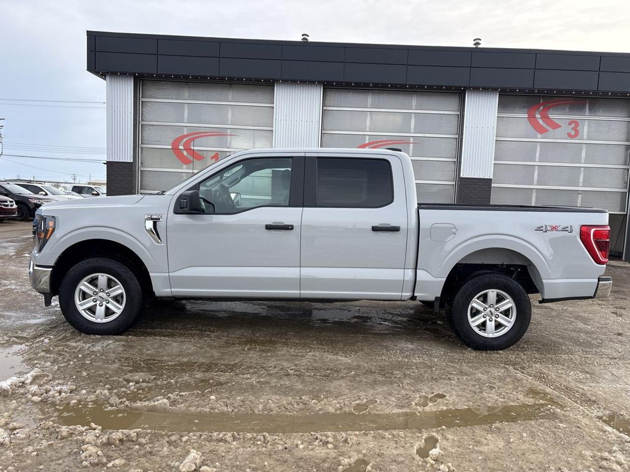 2023 Ford F-150 XLT Photo4