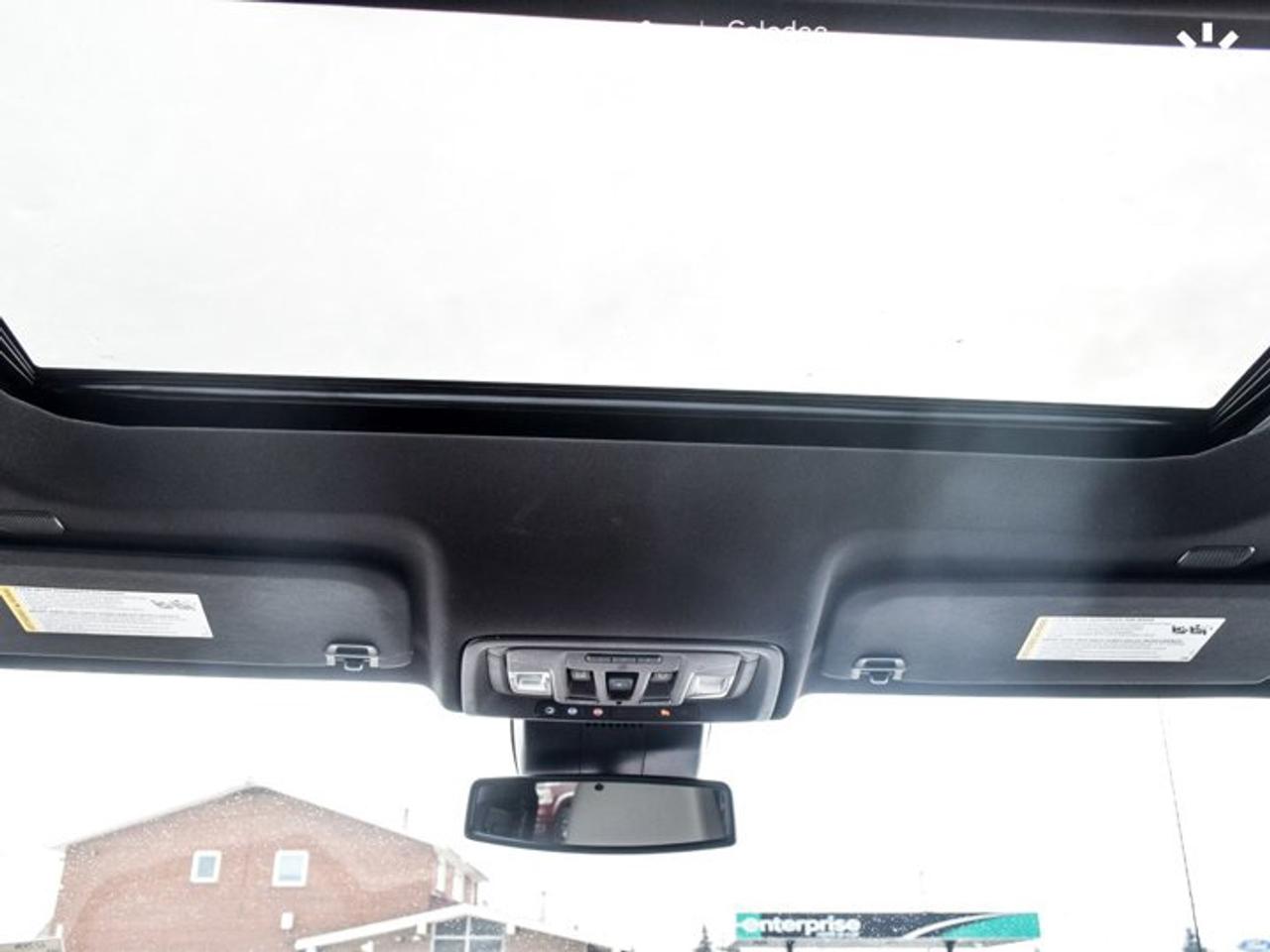 2023 Chevrolet Silverado 1500 RST 4WD Crew Cab 147" 5.3L Sunroof  5 passengers with captain chair Photo