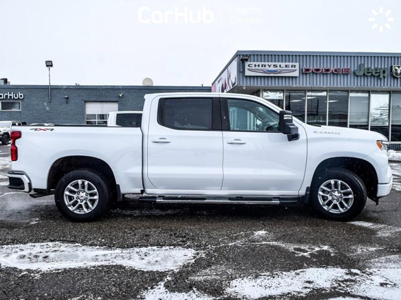 2023 Chevrolet Silverado 1500 RST 4WD Crew Cab 147" 5.3L Sunroof  5 passengers with captain chair Photo