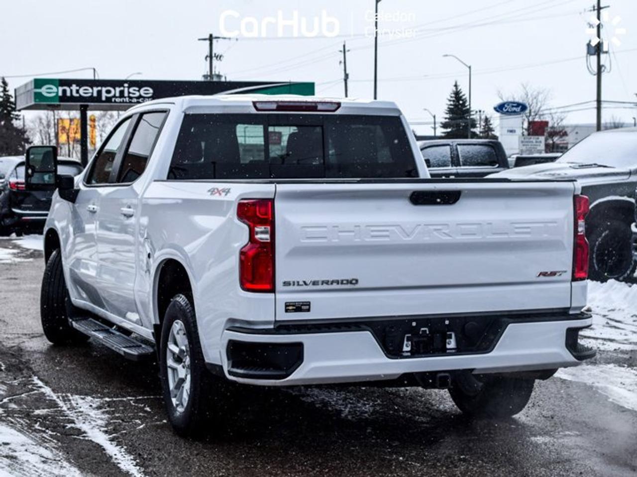 2023 Chevrolet Silverado 1500 RST 4WD Crew Cab 147" 5.3L Sunroof  5 passengers with captain chair Photo