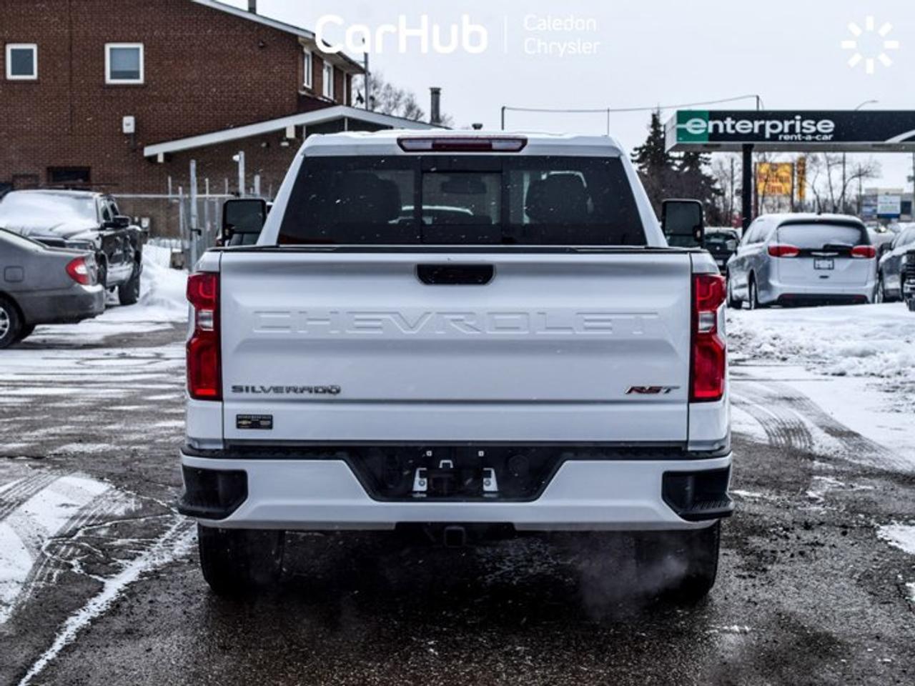 2023 Chevrolet Silverado 1500 RST 4WD Crew Cab 147" 5.3L Sunroof  5 passengers with captain chair Photo