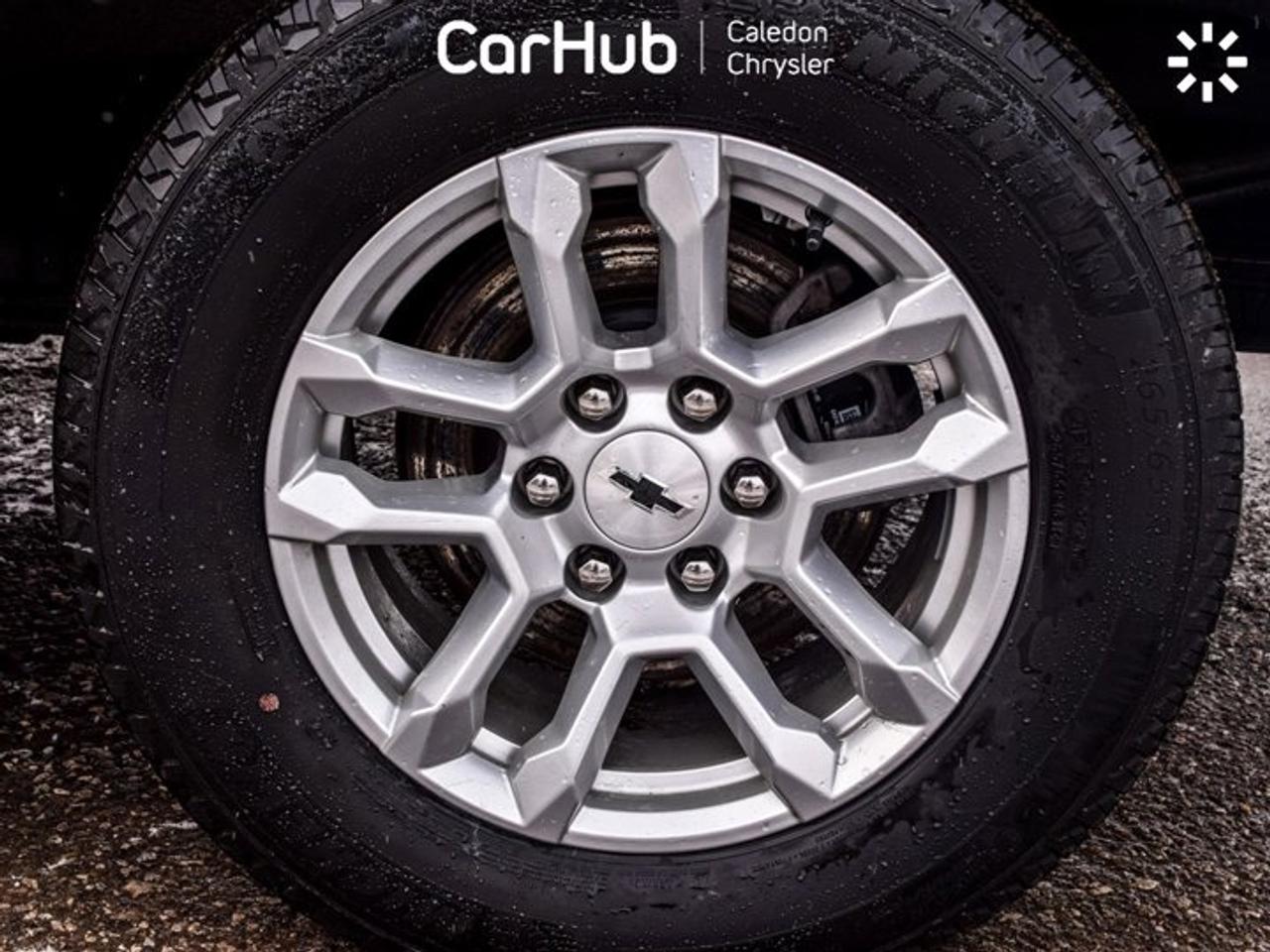 2023 Chevrolet Silverado 1500 RST 4WD Crew Cab 147" 5.3L Sunroof  5 passengers with captain chair Photo