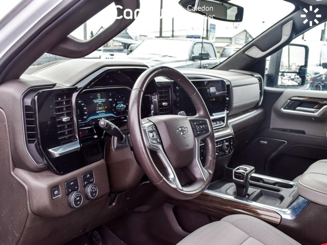 2023 Chevrolet Silverado 1500 RST 4WD Crew Cab 147" 5.3L Sunroof  5 passengers with captain chair Photo