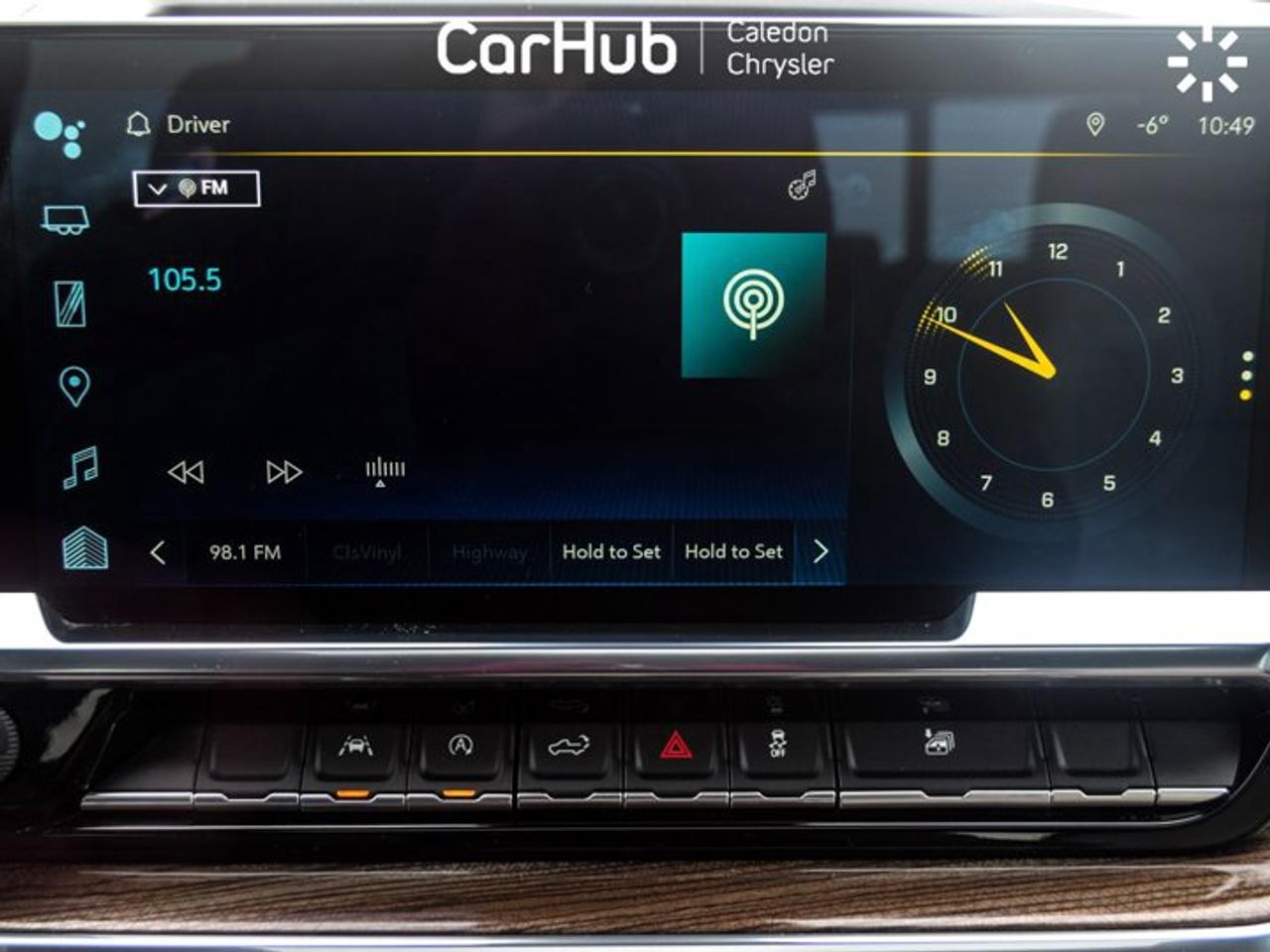 2023 Chevrolet Silverado 1500 RST 4WD Crew Cab 147" 5.3L Sunroof  5 passengers with captain chair Photo