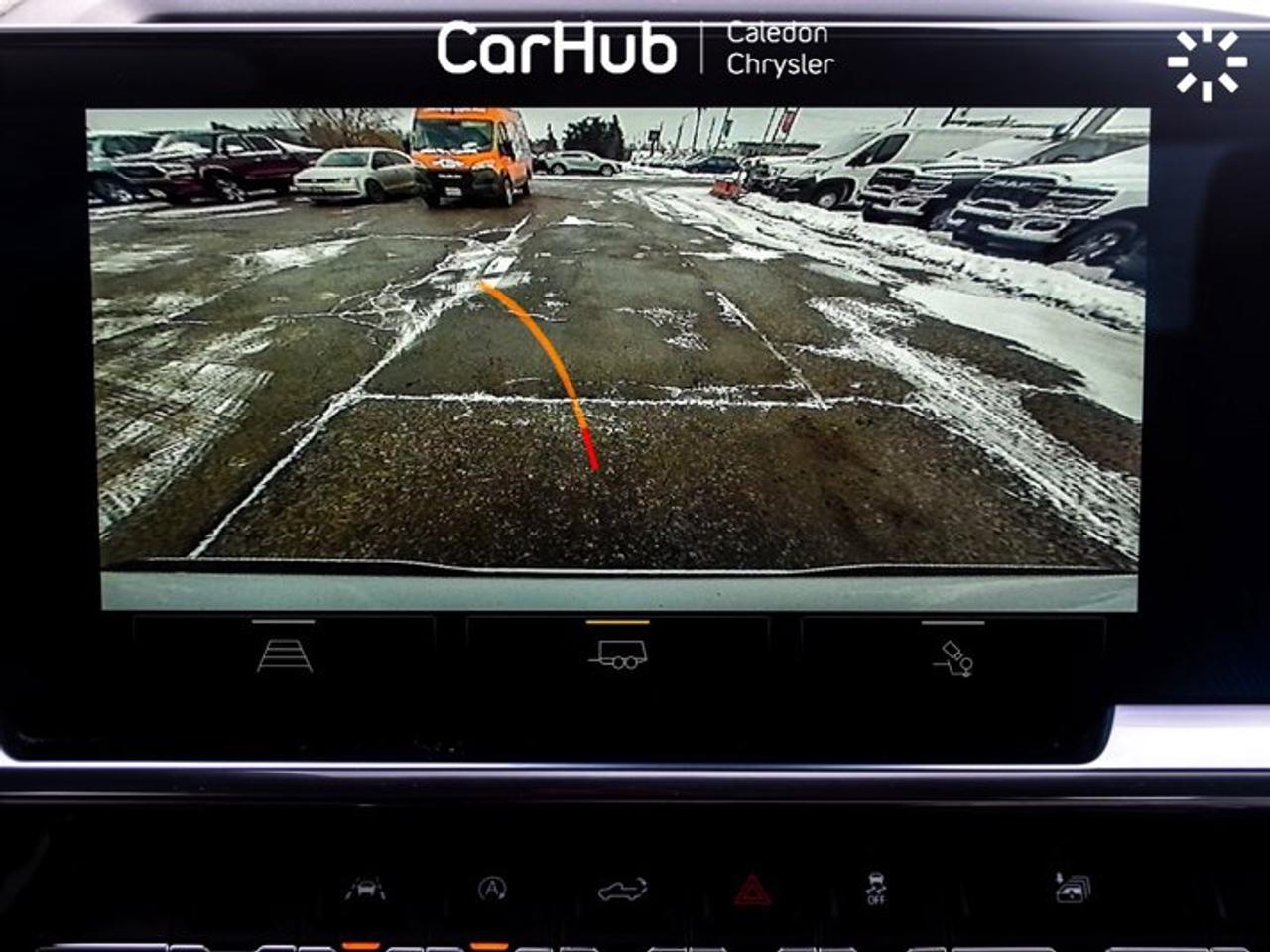 2023 Chevrolet Silverado 1500 RST 4WD Crew Cab 147" 5.3L Sunroof  5 passengers with captain chair Photo