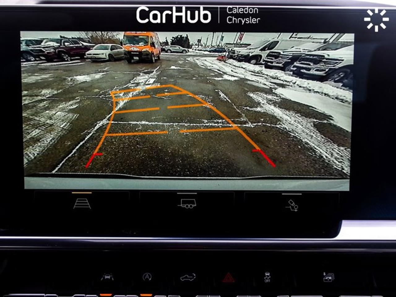 2023 Chevrolet Silverado 1500 RST 4WD Crew Cab 147" 5.3L Sunroof  5 passengers with captain chair Photo