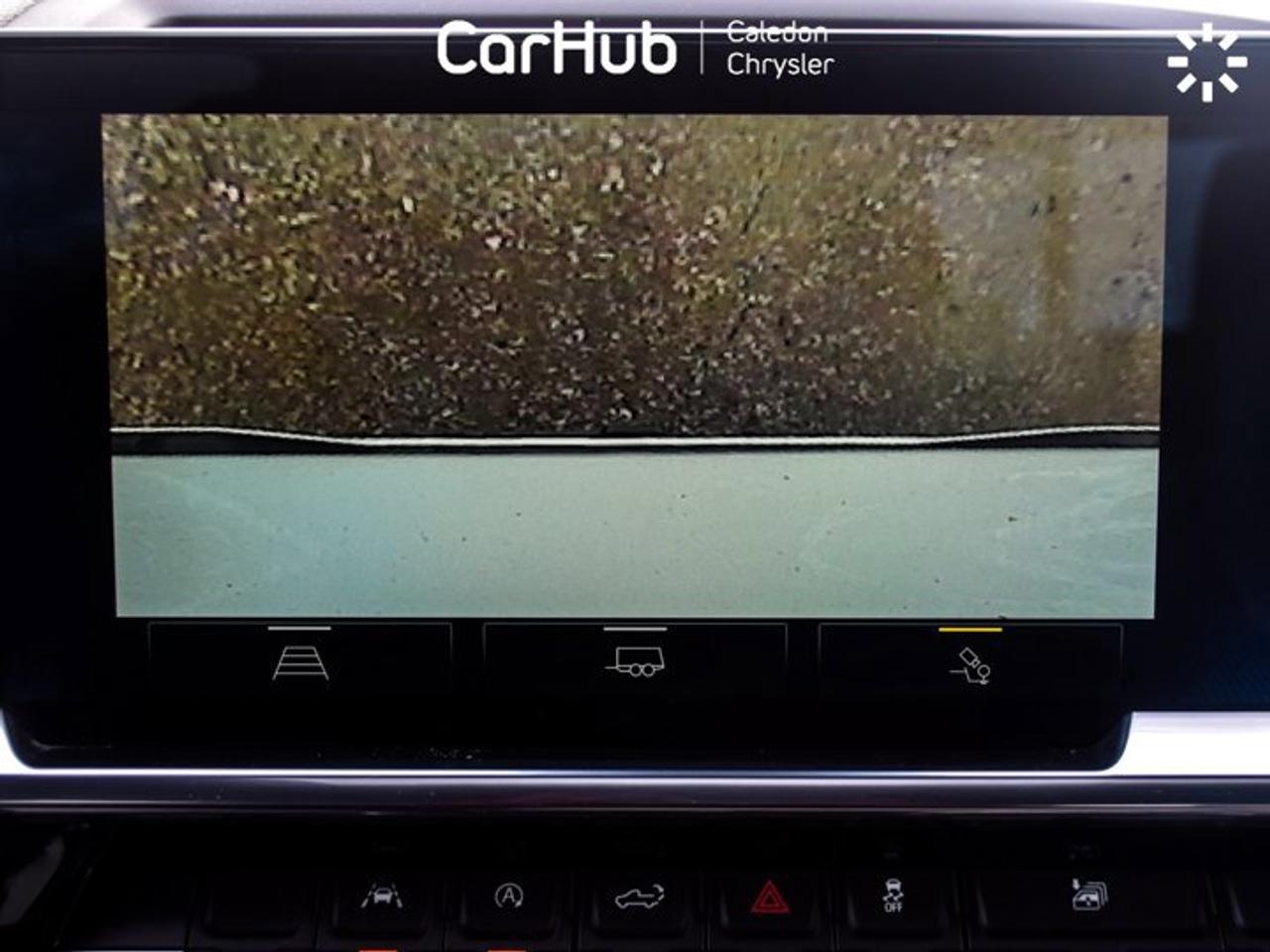 2023 Chevrolet Silverado 1500 RST 4WD Crew Cab 147" 5.3L Sunroof  5 passengers with captain chair Photo