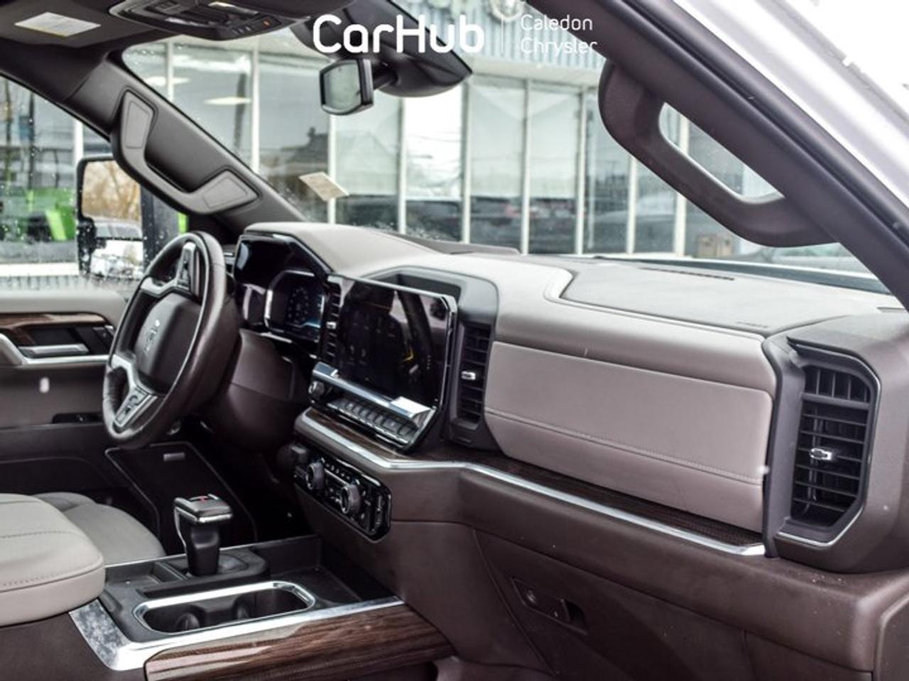 2023 Chevrolet Silverado 1500 RST 4WD Crew Cab 147" 5.3L Sunroof  5 passengers with captain chair Photo