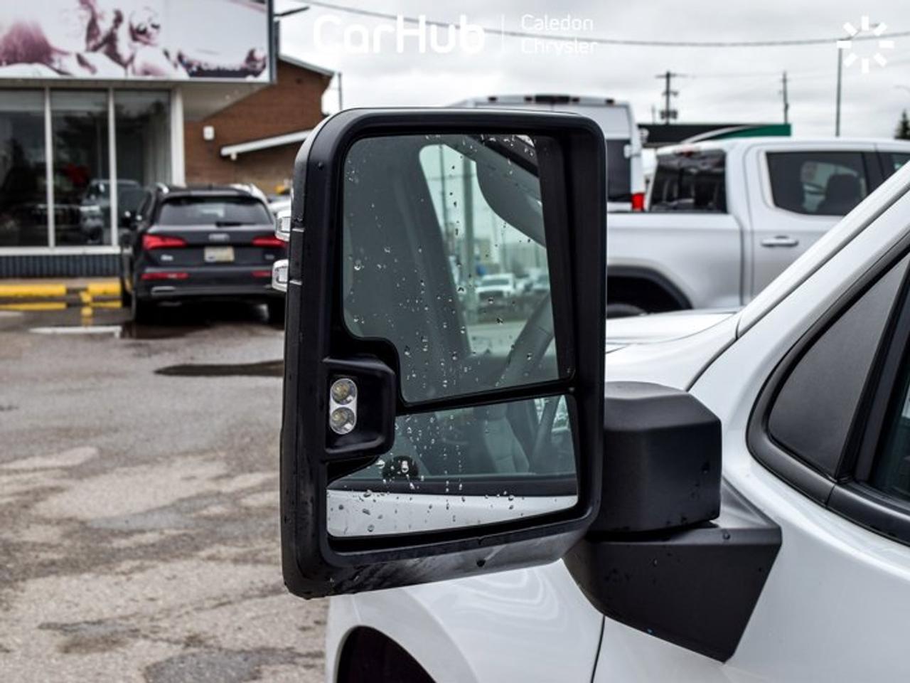 2023 Chevrolet Silverado 1500 RST 4WD Crew Cab 147" 5.3L Sunroof  5 passengers with captain chair Photo