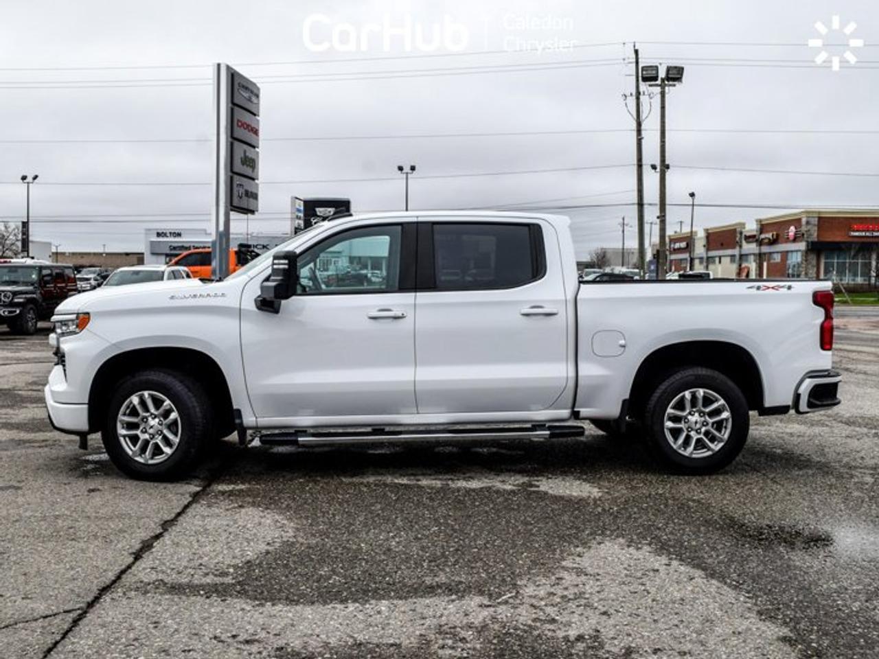 2023 Chevrolet Silverado 1500 RST 4WD Crew Cab 147" 5.3L Sunroof  5 passengers with captain chair Photo