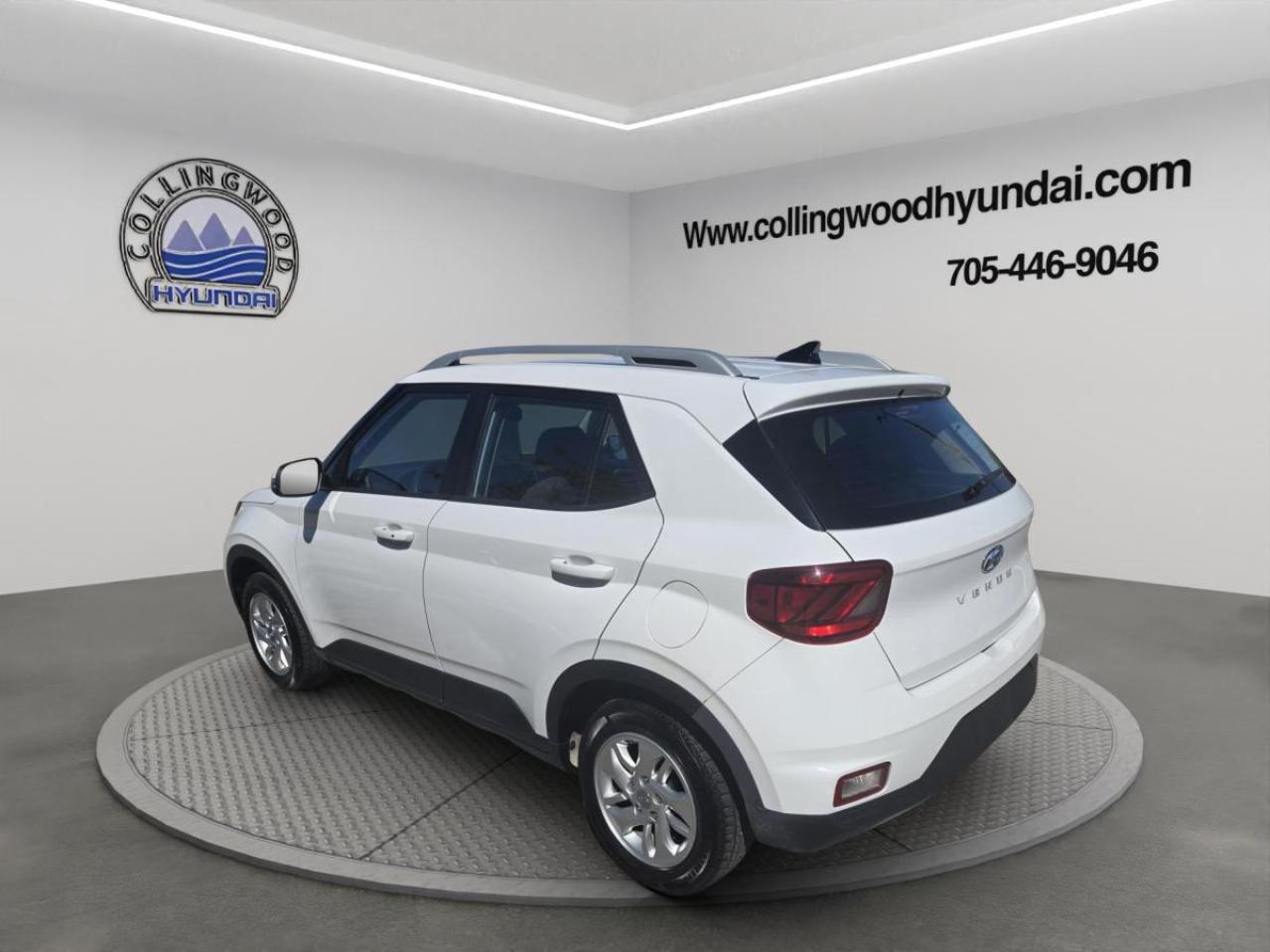 2022 Hyundai Venue PREFERRED Photo3