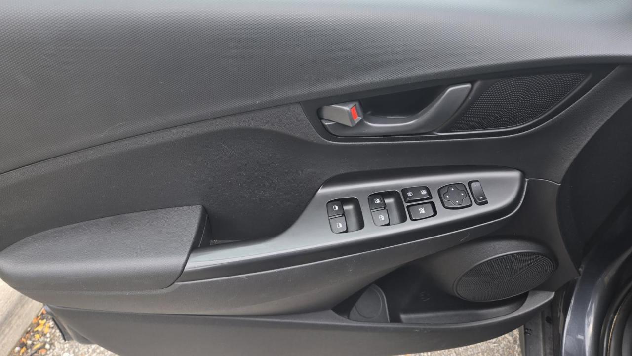 2021 Hyundai KONA Preferred Photo