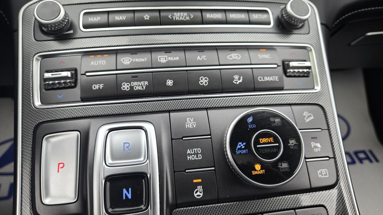 2023 Hyundai Santa Fe Plug-In Hybrid Luxury Photo