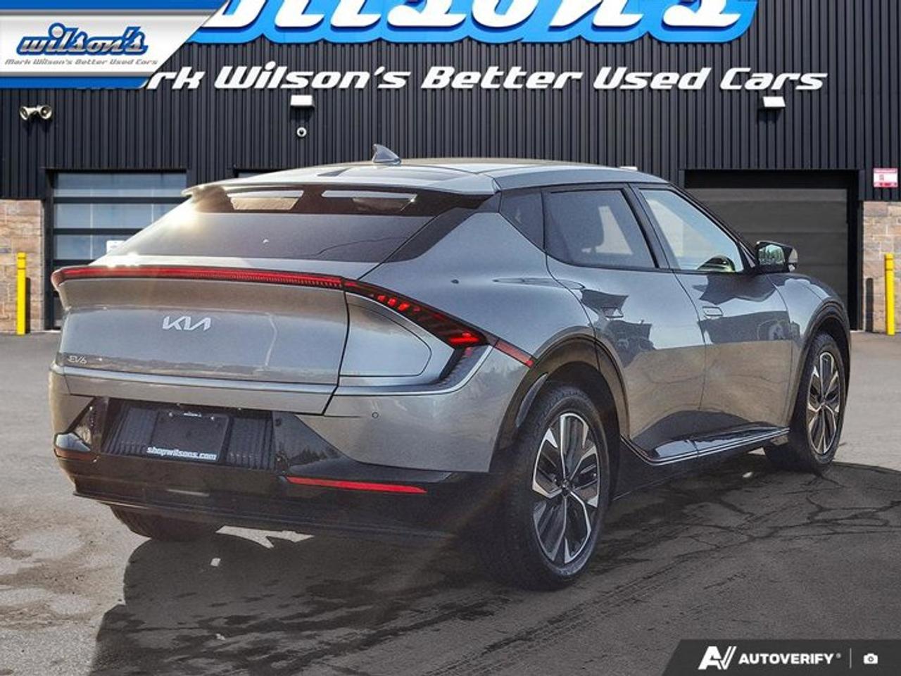 2022 Kia EV6 Long Range | Heated Wheel + Seats | Smart Cruise | Nav | Power Seat | CarPlay + Android | and More ! Photo4