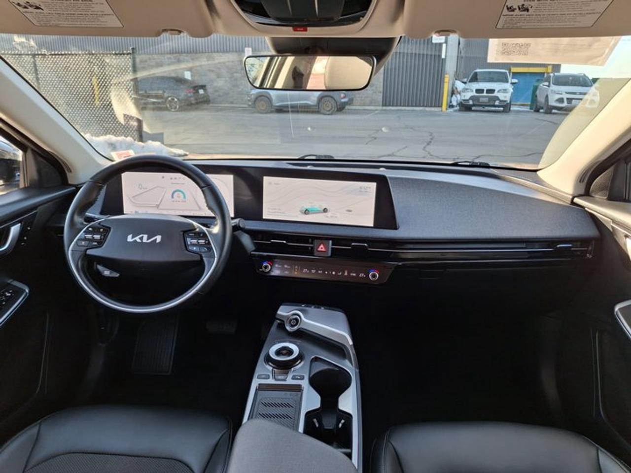 2022 Kia EV6 Long Range | Heated Wheel + Seats | Smart Cruise | Nav | Power Seat | CarPlay + Android | and More ! Photo