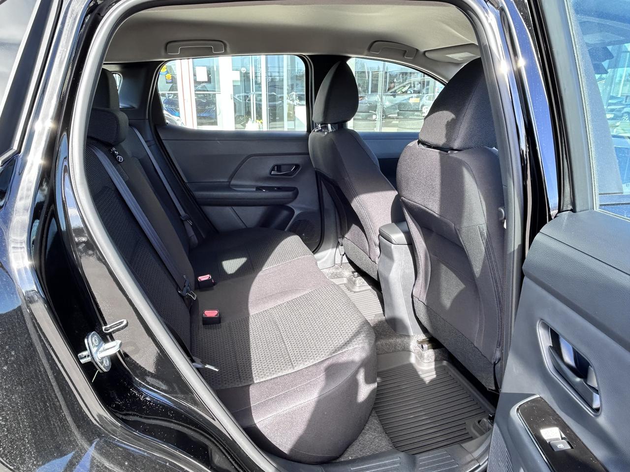 2026 Nissan Kicks S Photo4