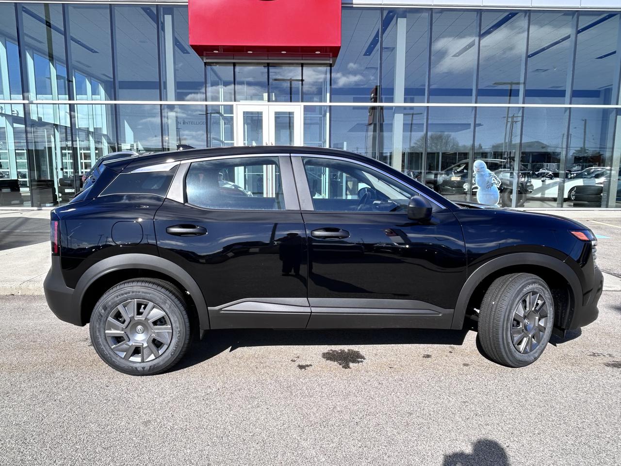 2026 Nissan Kicks S Photo5