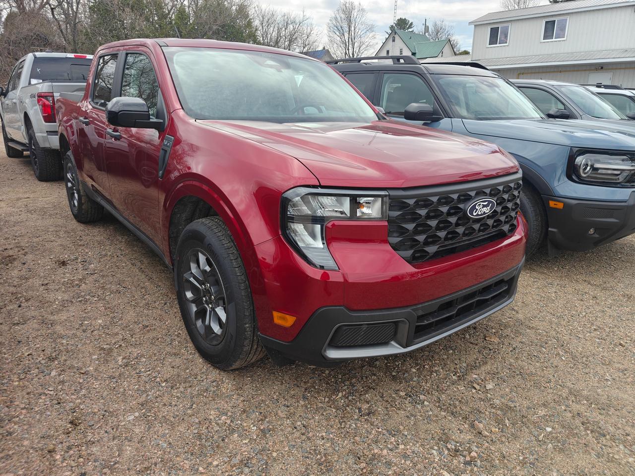 2026 Ford Maverick SUPERCREW XLT Photo3