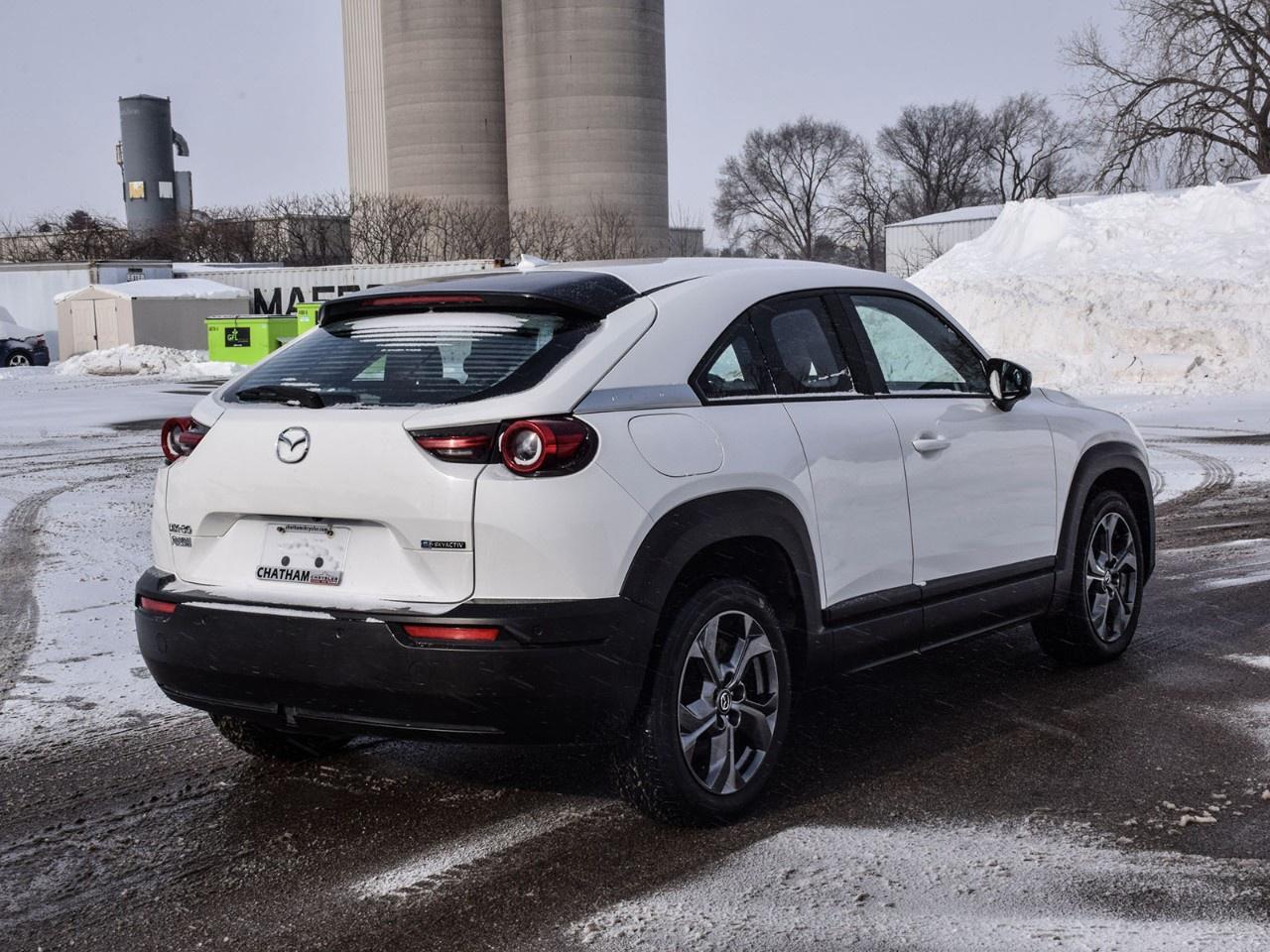 2022 Mazda MX-3 0 EV GT FWD Photo