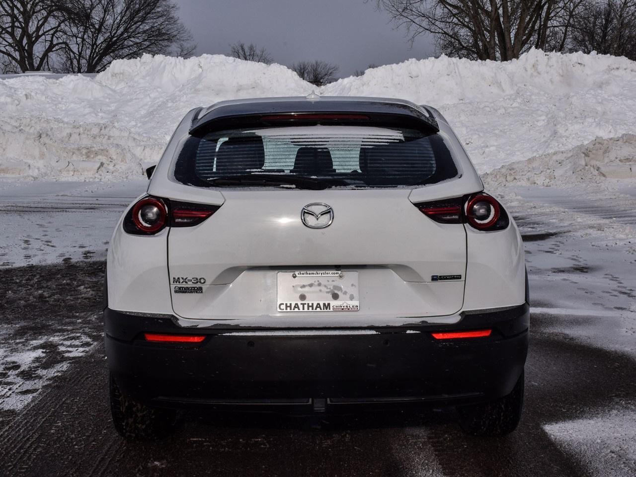 2022 Mazda MX-3 0 EV GT FWD Photo