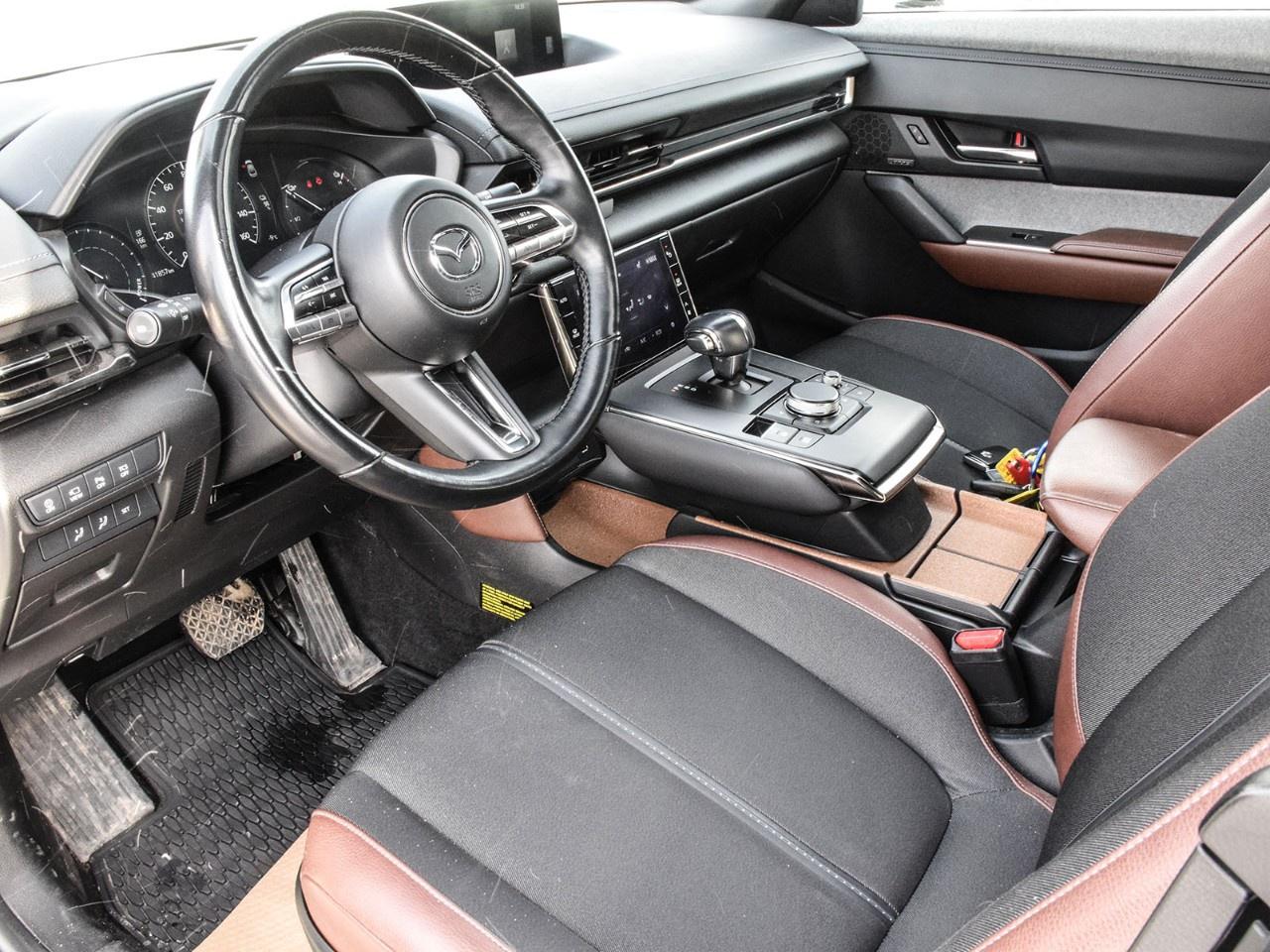 2022 Mazda MX-3 0 EV GT FWD Photo