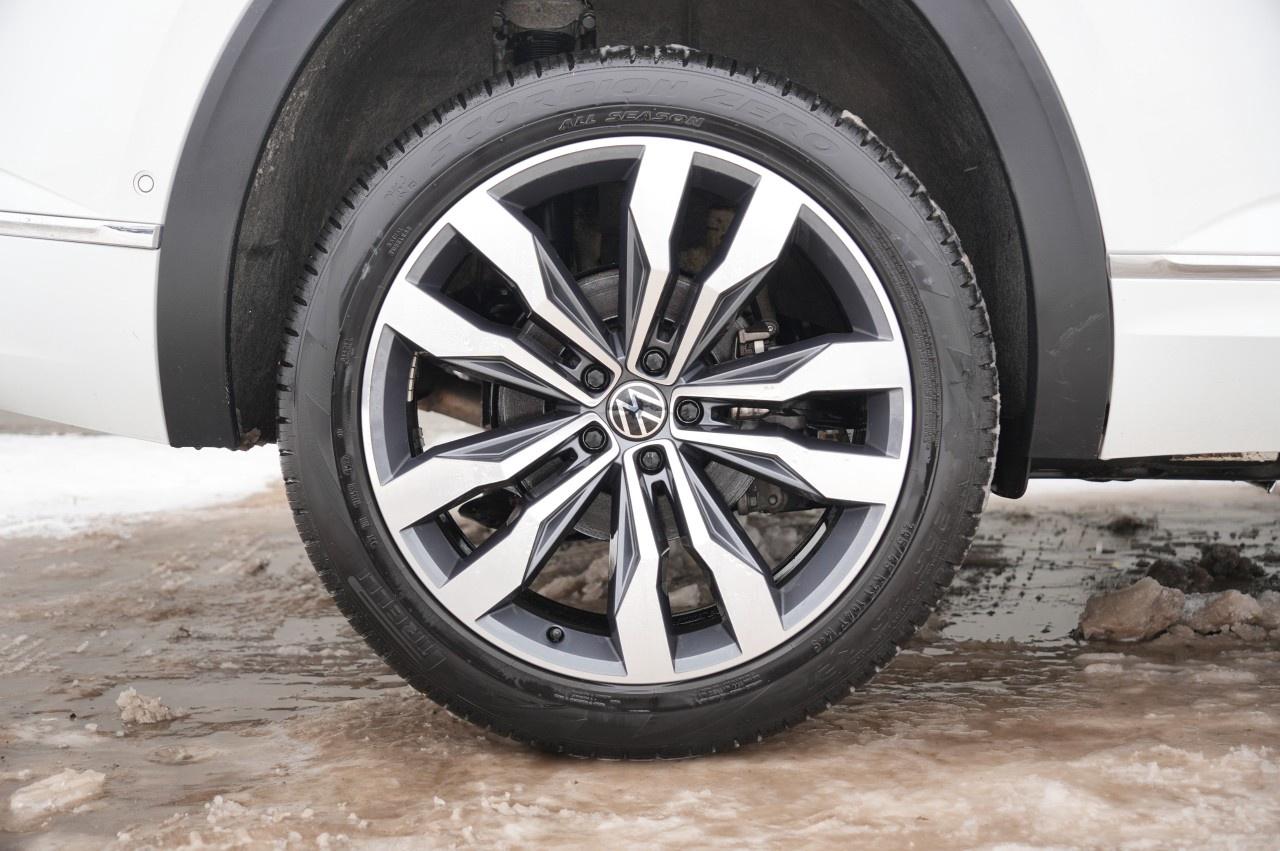 2023 Volkswagen Atlas Cross Sport Execline 3.6 FSI 4MOTION Photo