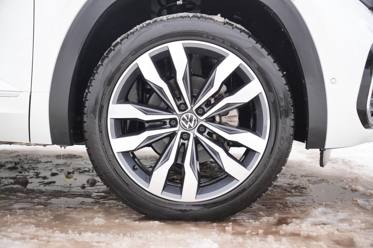 2023 Volkswagen Atlas Cross Sport Execline 3.6 FSI 4MOTION Photo