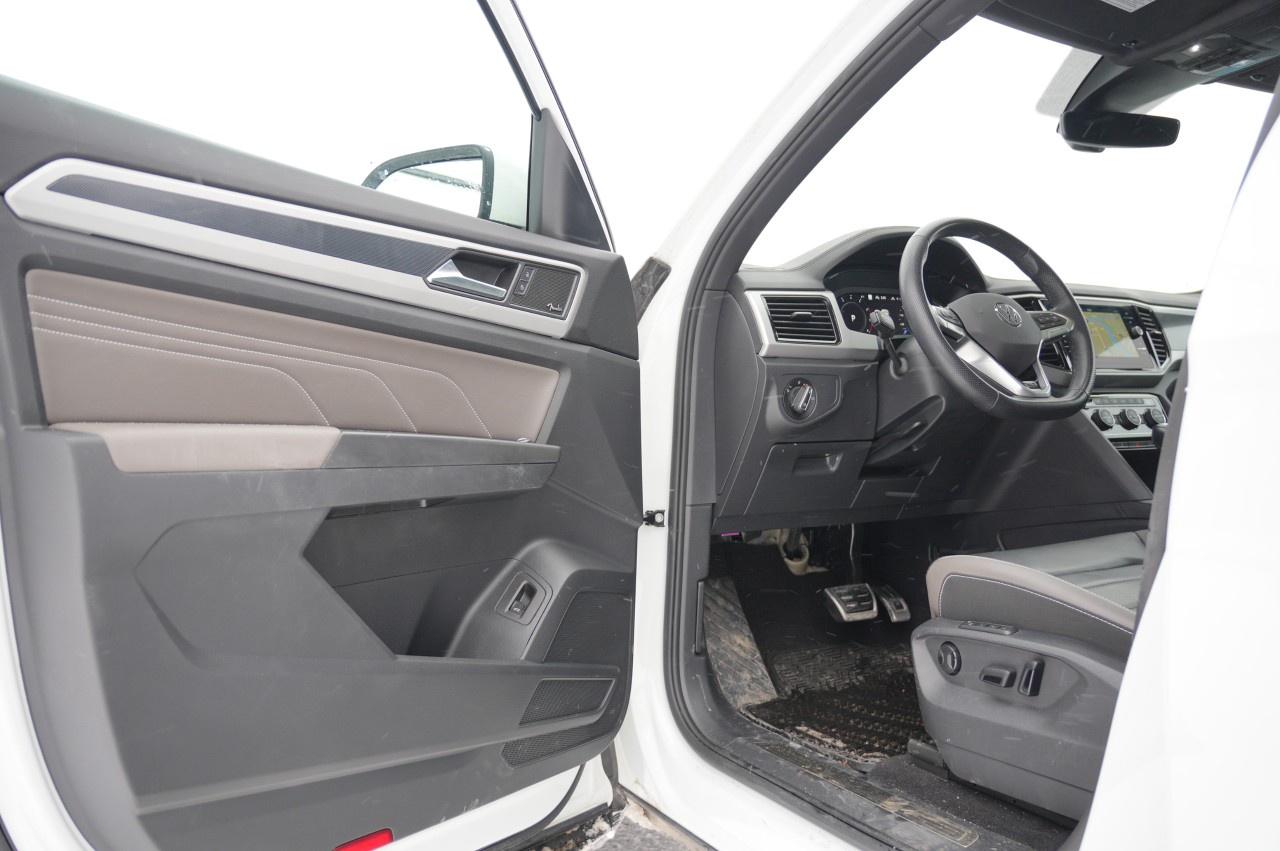 2023 Volkswagen Atlas Cross Sport Execline 3.6 FSI 4MOTION Photo