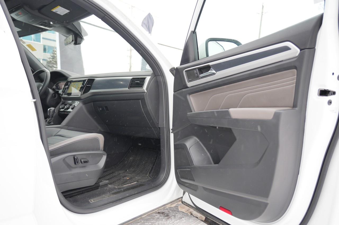 2023 Volkswagen Atlas Cross Sport Execline 3.6 FSI 4MOTION Photo