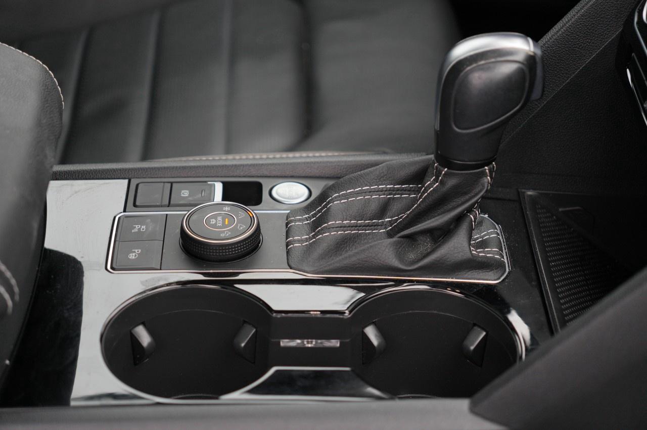 2023 Volkswagen Atlas Cross Sport Execline 3.6 FSI 4MOTION Photo