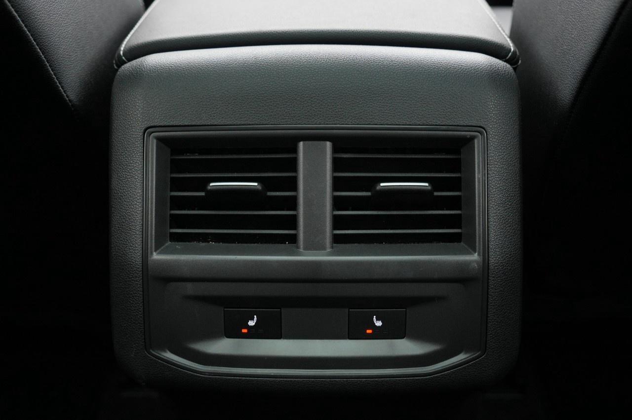 2023 Volkswagen Atlas Cross Sport Execline 3.6 FSI 4MOTION Photo