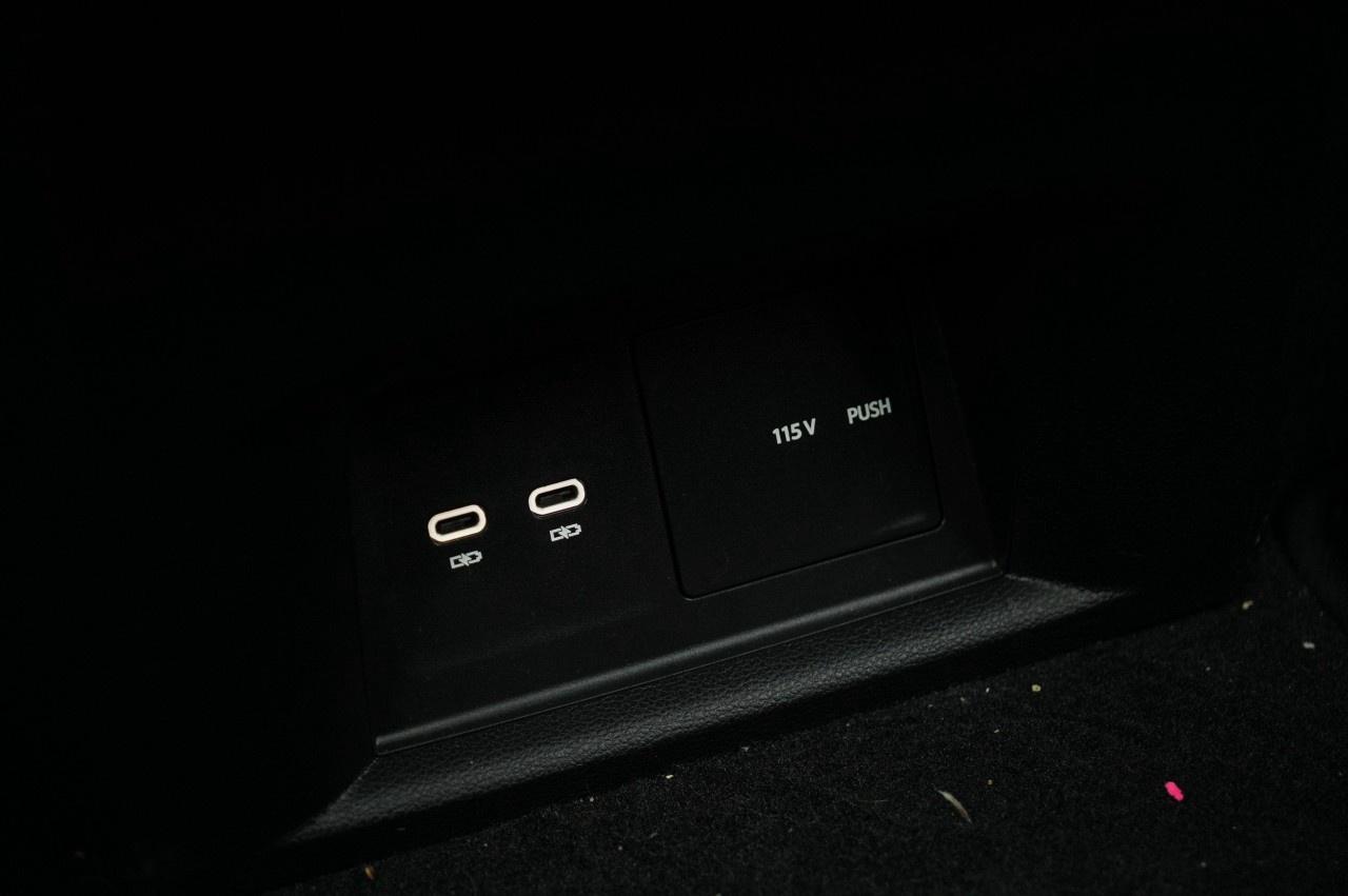 2023 Volkswagen Atlas Cross Sport Execline 3.6 FSI 4MOTION Photo