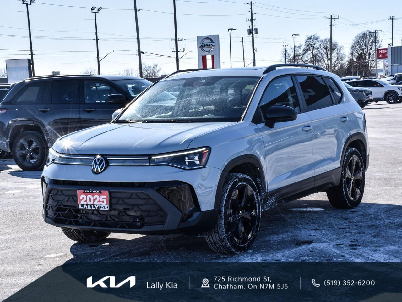 2025 Volkswagen Taos Comfortline | Black Edition | Clean CarFax | Low KMs Photo