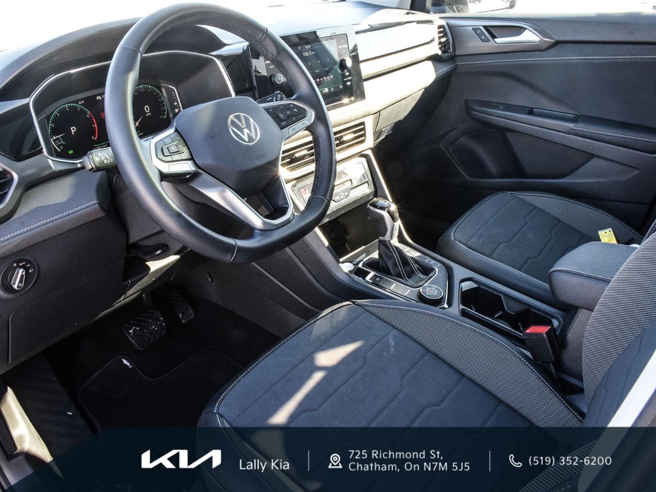 2025 Volkswagen Taos Comfortline | Black Edition | Clean CarFax | Low KMs Photo