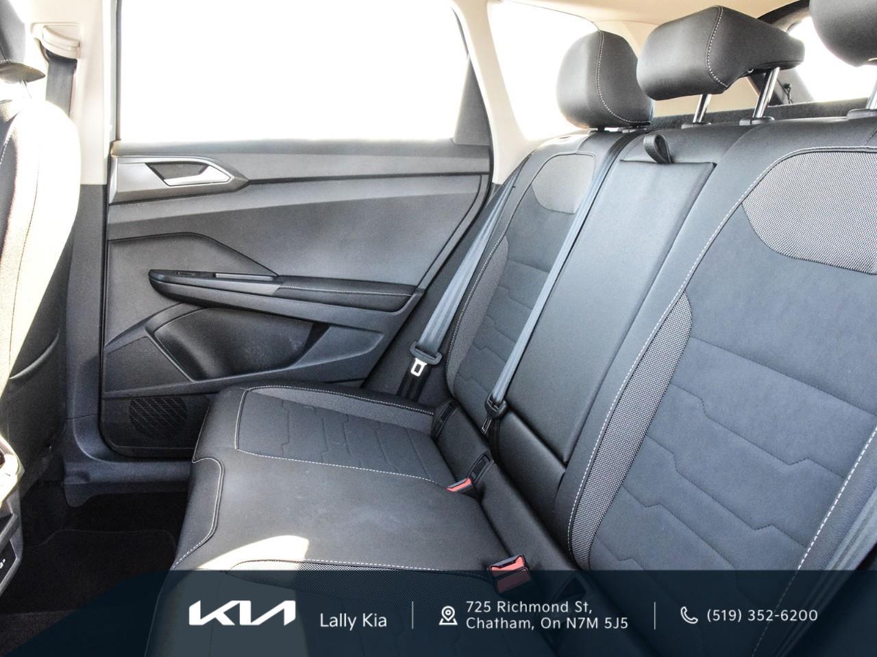 2025 Volkswagen Taos Comfortline | Black Edition | Clean CarFax | Low KMs Photo