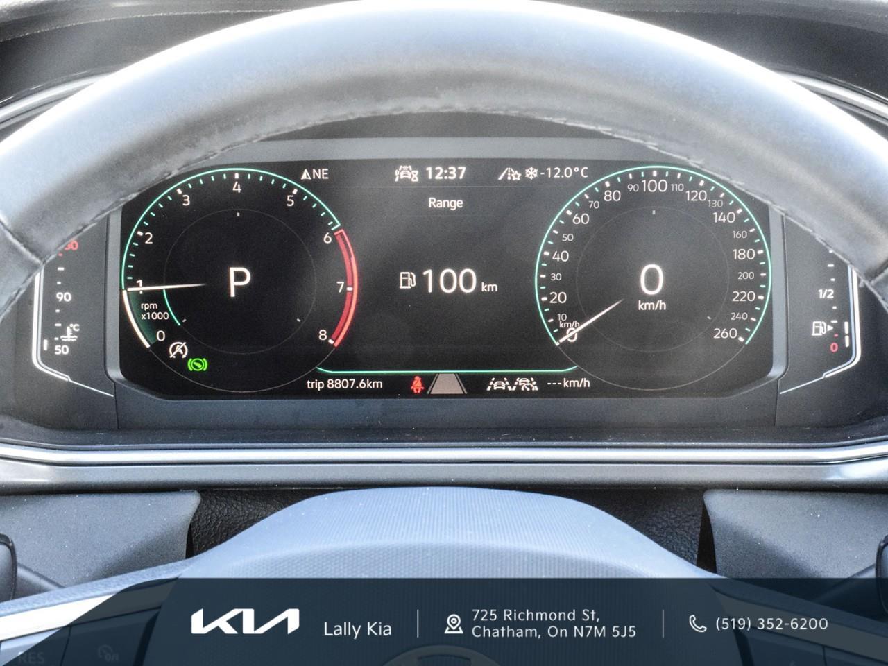 2025 Volkswagen Taos Comfortline | Black Edition | Clean CarFax | Low KMs Photo