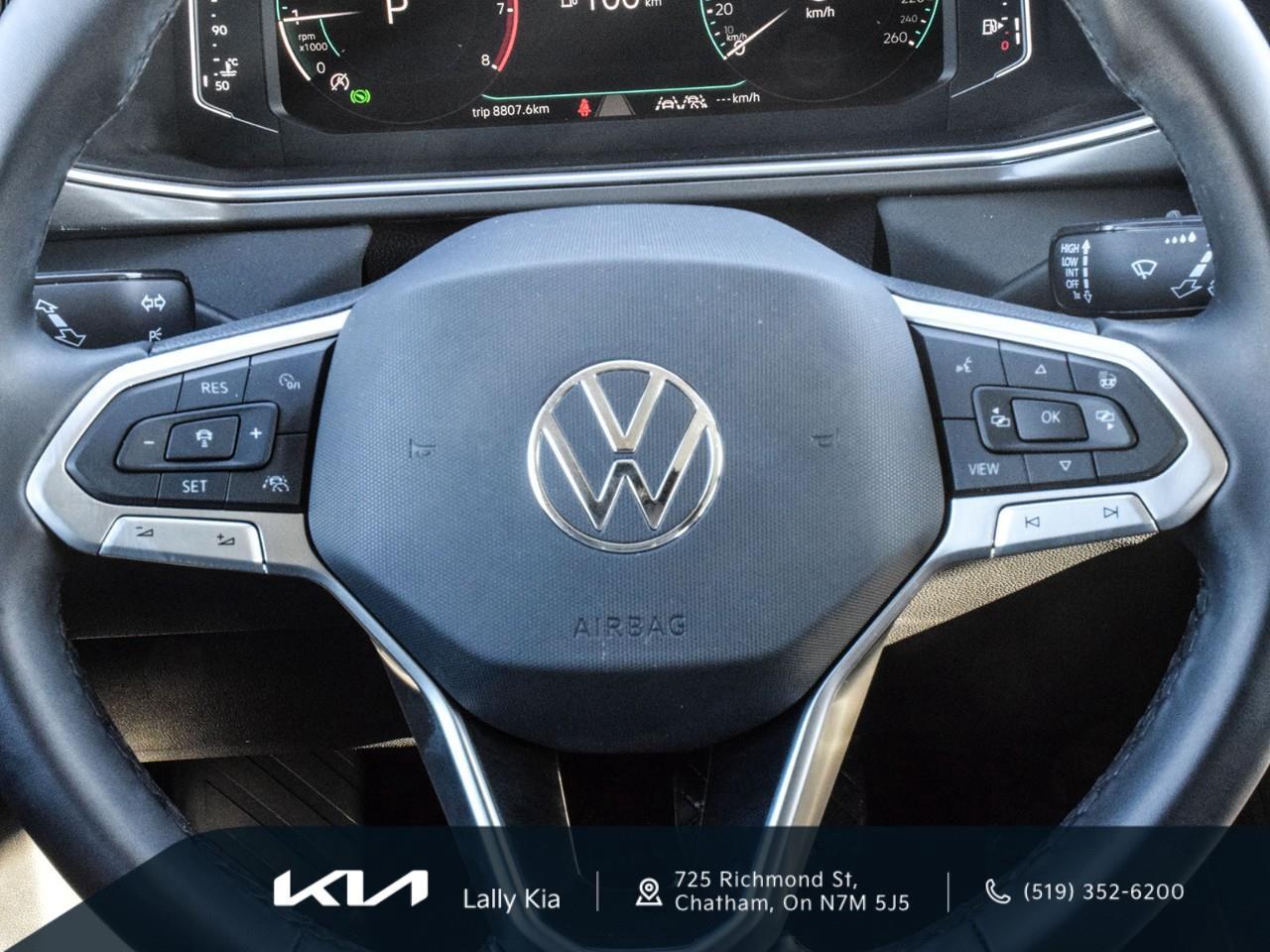 2025 Volkswagen Taos Comfortline | Black Edition | Clean CarFax | Low KMs Photo