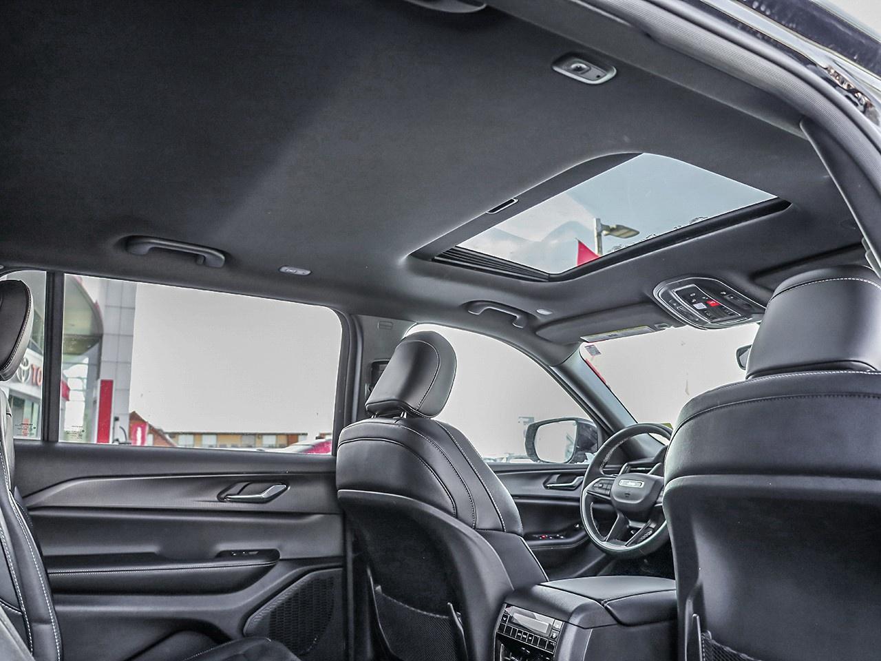 2024 Jeep Grand Cherokee L Laredo Photo