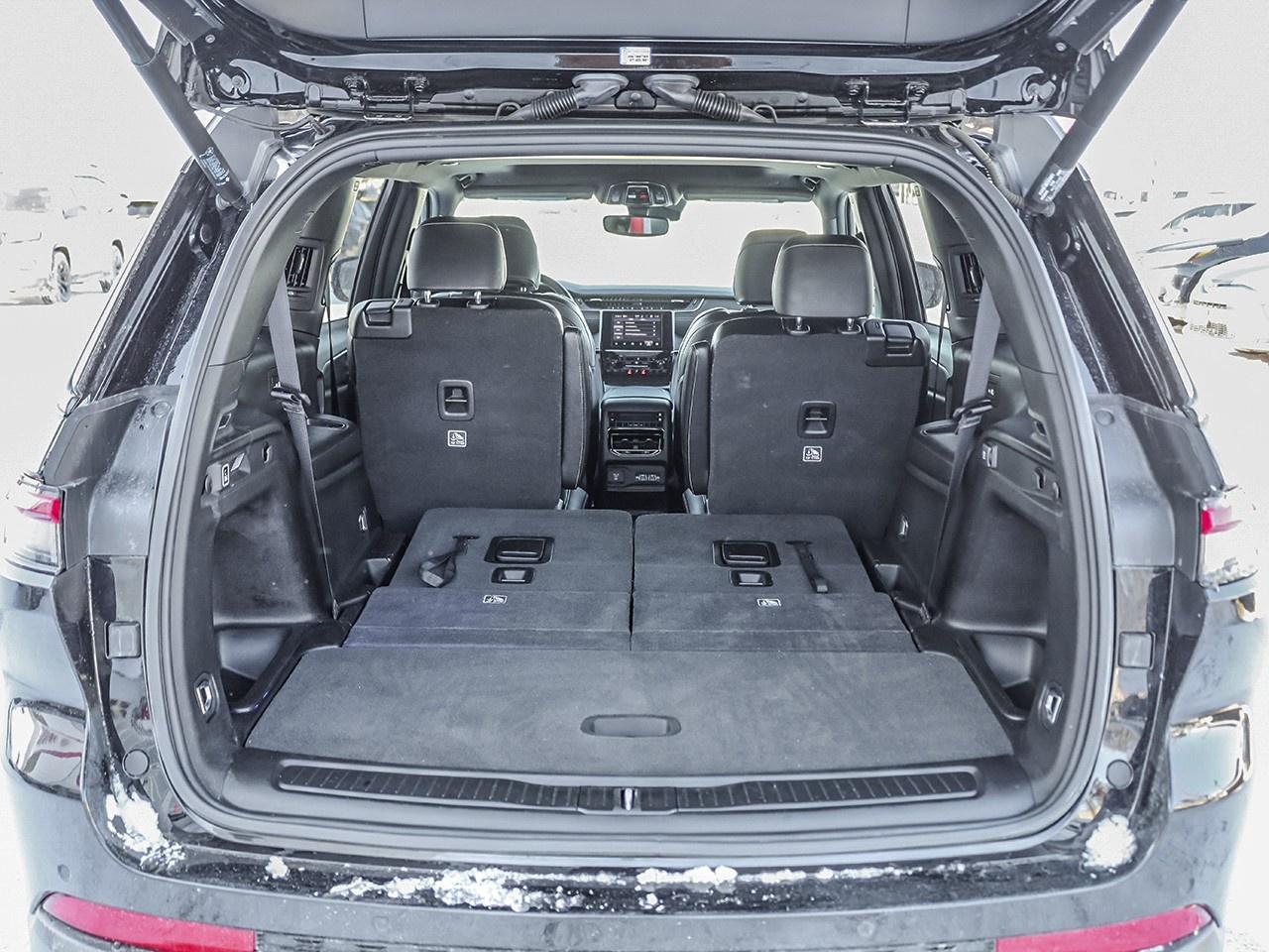 2024 Jeep Grand Cherokee L Laredo Photo