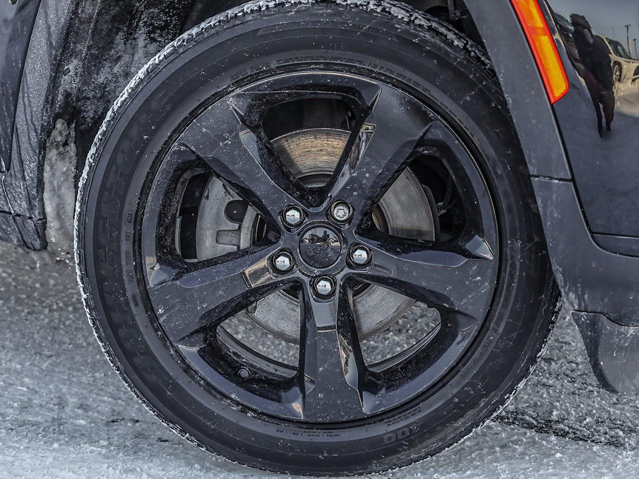 2024 Jeep Grand Cherokee L Laredo Photo