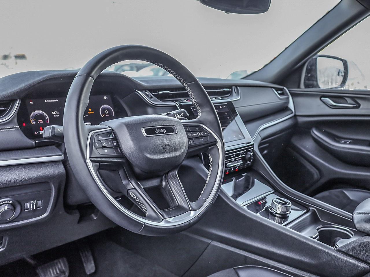 2024 Jeep Grand Cherokee L Laredo Photo